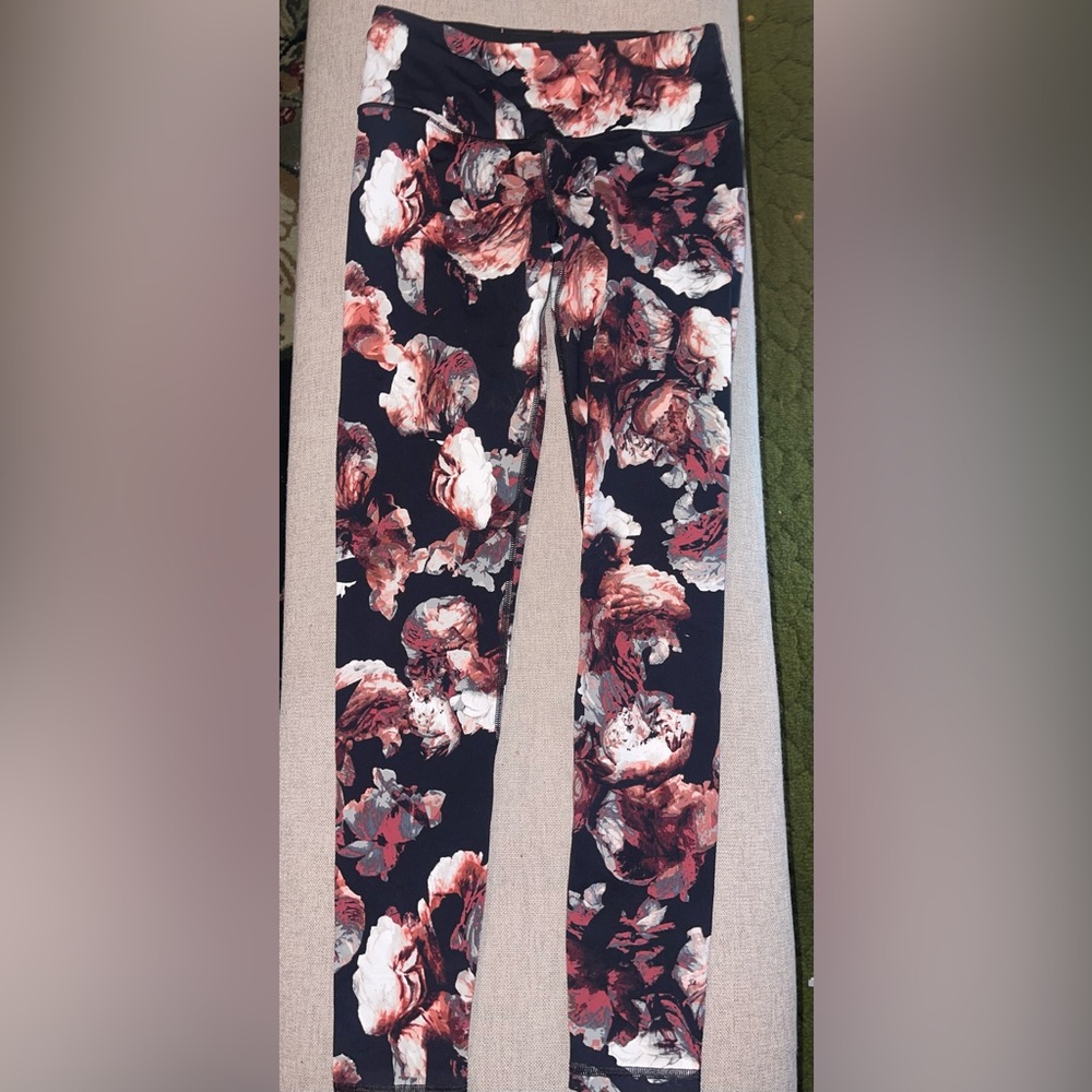 Victoria Sport Knockout Tight Floral Leggings Small High Rise Gym Yoga